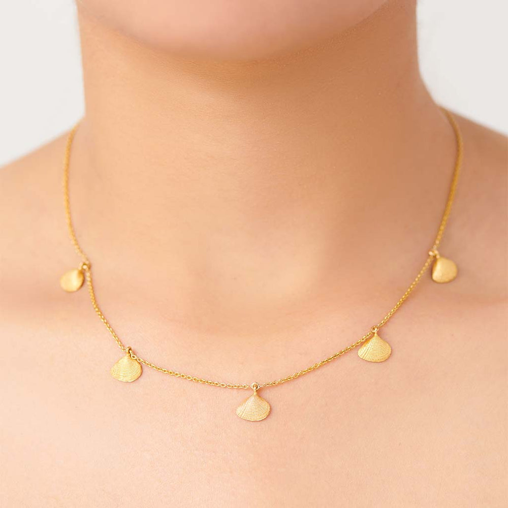Venus Shell Fringe Necklace