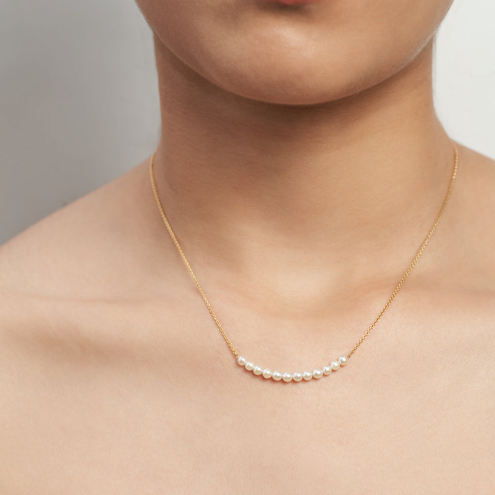 Curved Bar Pearl Necklace